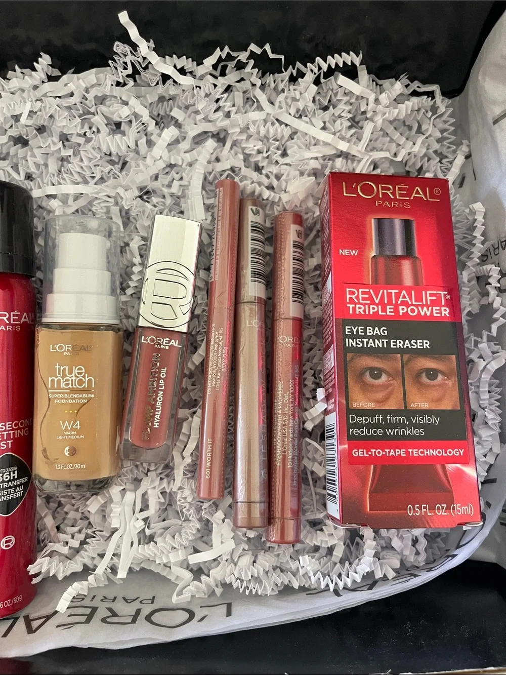 L'Oreal Lipstick & Lip Liners Set in Red and Nude Shades